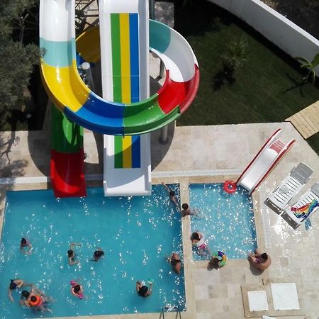 קוסדסי Nesa Palas מראה חיצוני תמונה