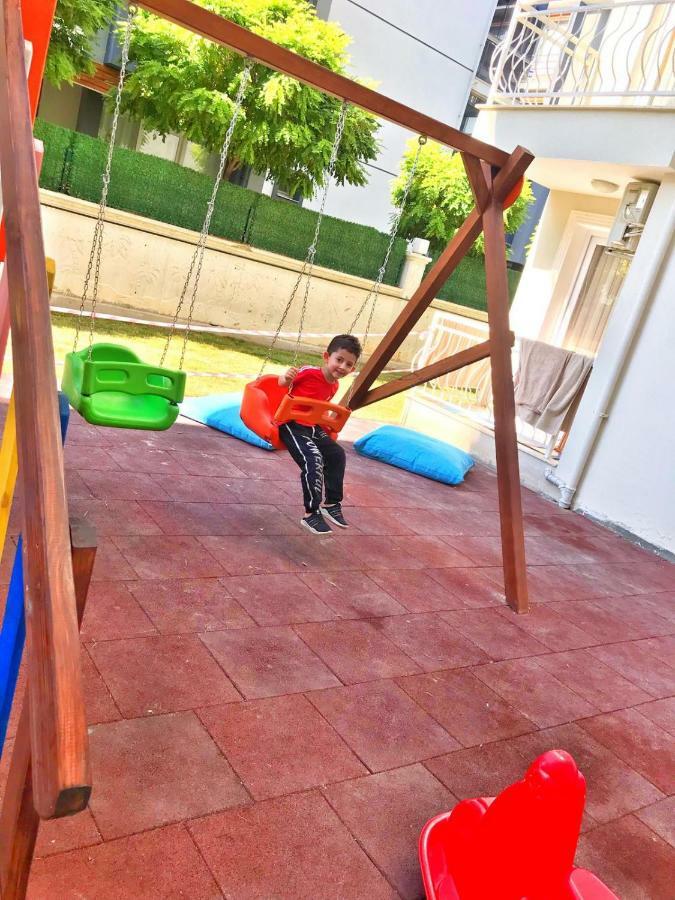 קוסדסי Nesa Palas מראה חיצוני תמונה